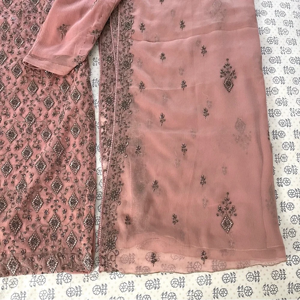 NEW Sequin Embellished Chiffon Salwar Kameez - Picture 6 of 12